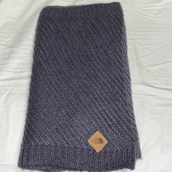 The North Face Accessories - North face‎ infinity scarf